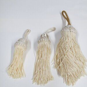 Decorative tassels (3) Vintage cream
